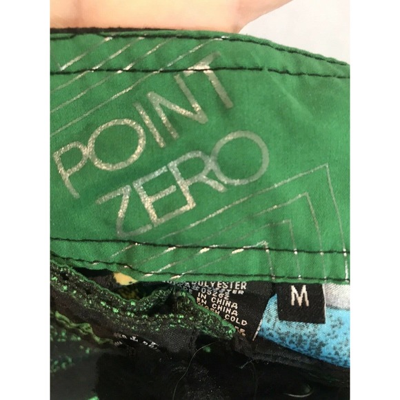 Point Zero Men's Cargo Board Shorts - Size Medium - Picture 2 of 5